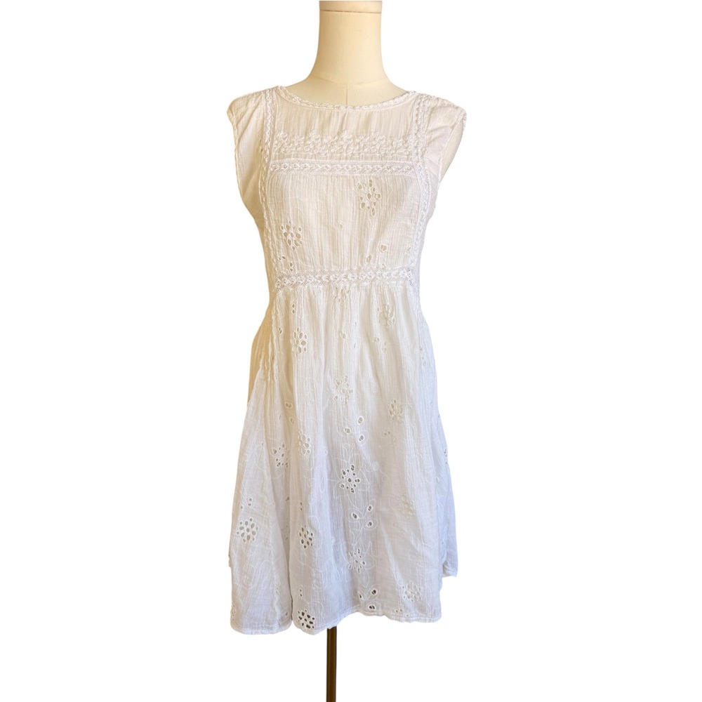 Chelsea & Violet White 100% Cotton Eyelet Lace Sleeveless Mini Dress Size S